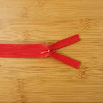 Nahtverdeckter Reißverschluss - 20cm - rot