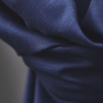 Rest = 0,80 m*  meetMilk - Smooth Drape Twill - Lapis