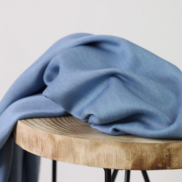 Rest = 0,70 m* Viskose-Chambray - bleached blue